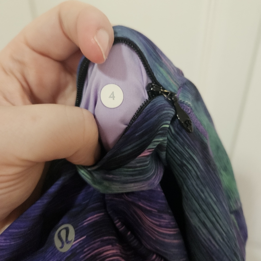 Lululemon Rio Nights Shorts 4 - Picture 3 of 5